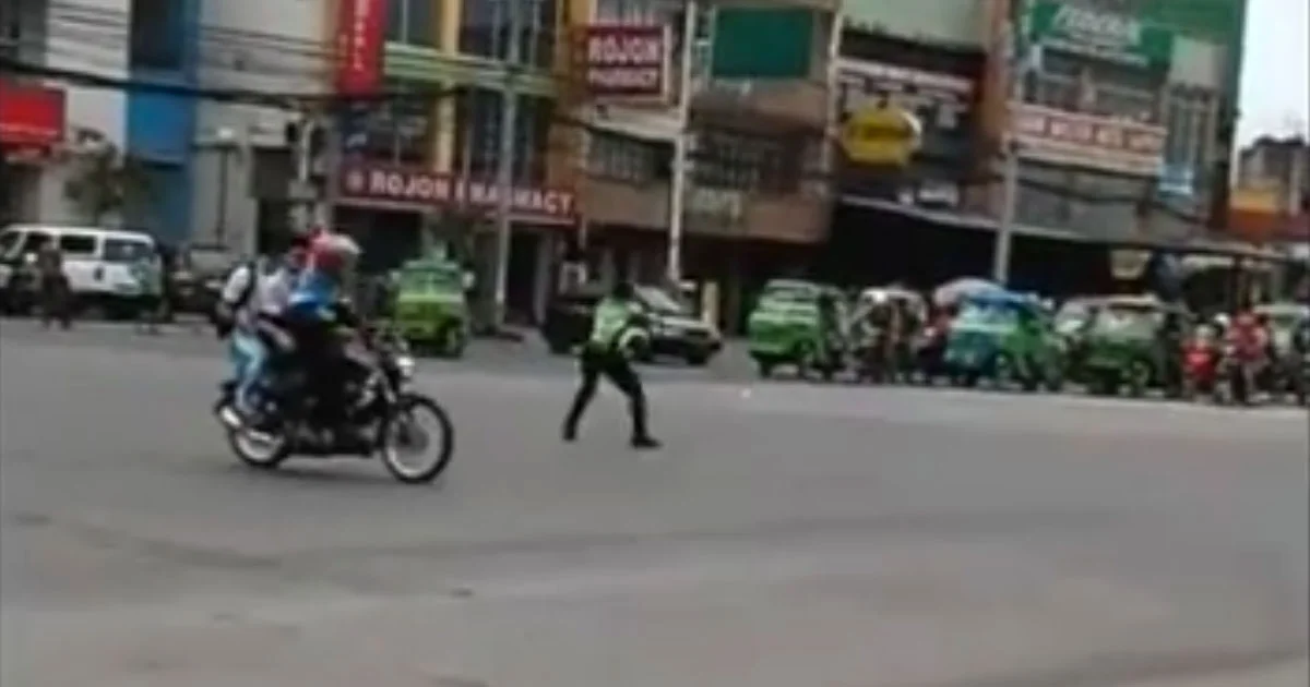Viral Traffic Enforcer, Twerk It Like Miley